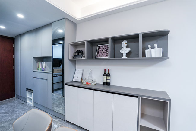 82㎡三居室，打造多能實(shí)用性玄關(guān)，打造效率型生活居所